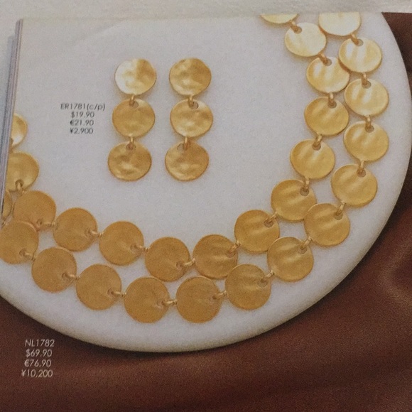 Necklace and earrings - Picture 5 of 5